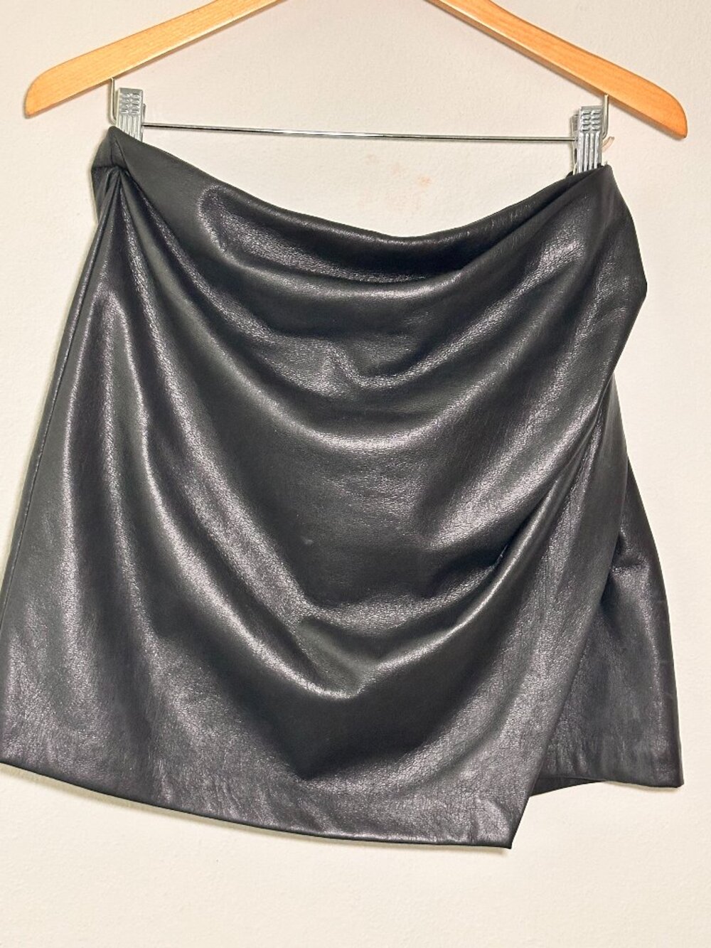 Aritzia  Wilfred Leather Mini Skirt